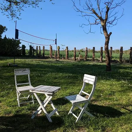 Charmante Maison A Avec Piscine Partagee *