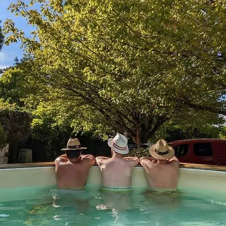 Charmante Maison A Avec Piscine Partagee *
