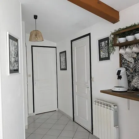 Feriehus Charmante Maison A Avec Piscine Partagee *