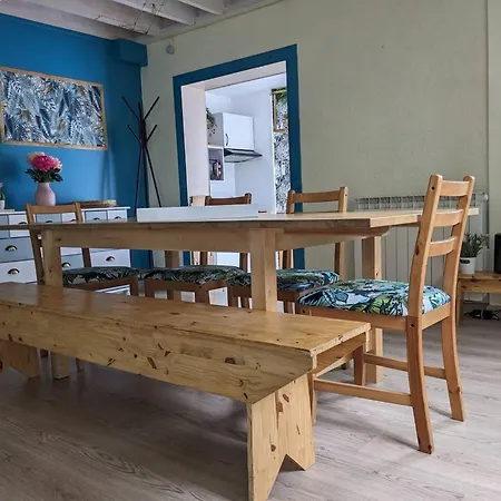 Charmante Maison A Avec Piscine Partagee